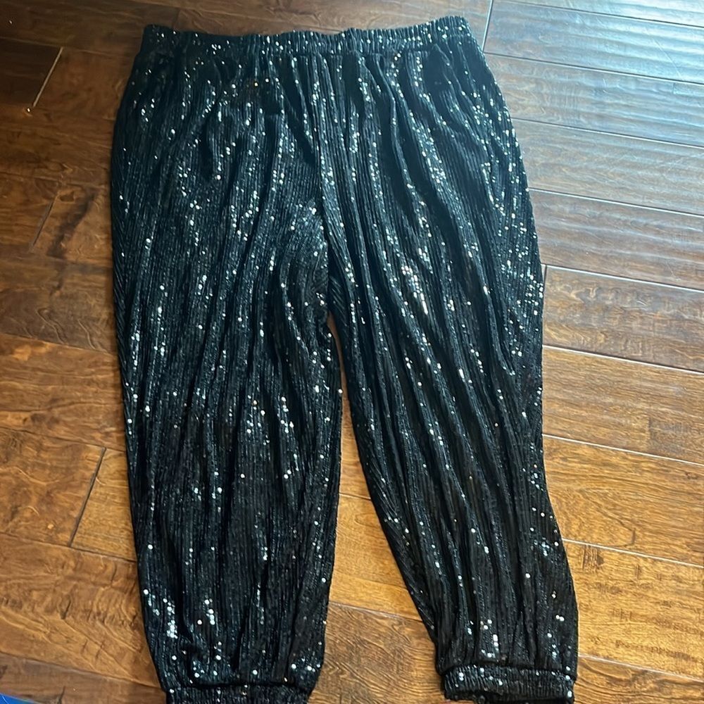 Lane Bryant Black Pull-On Sequin Jogger, size 22!